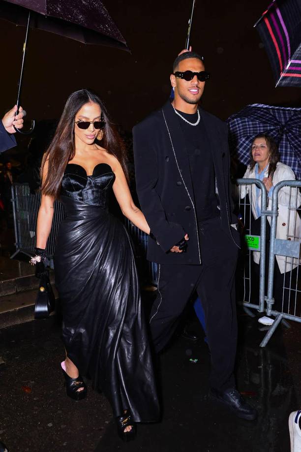 Con su aparición pública en este evento de moda, se confirma oficialmente que la relación es más que solo un rumor.