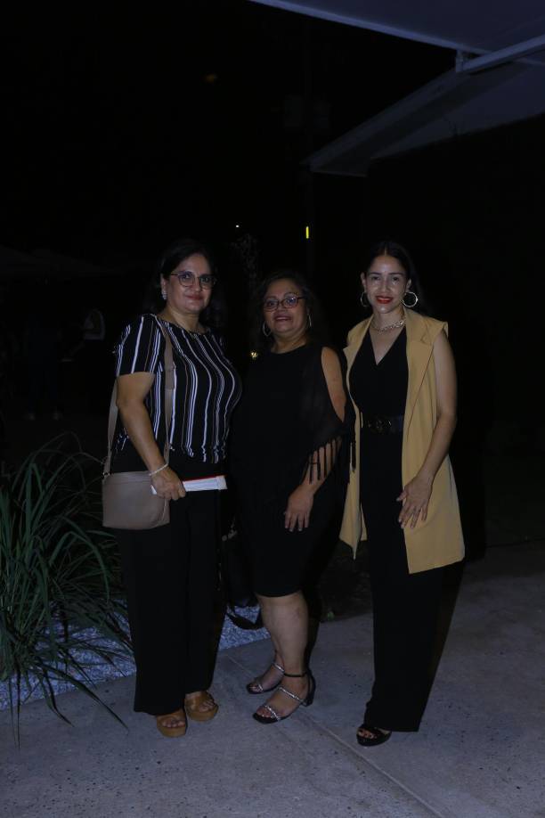 Marisol de Castellanos, Sonia de Chinchilla y Roxana de Ruíz