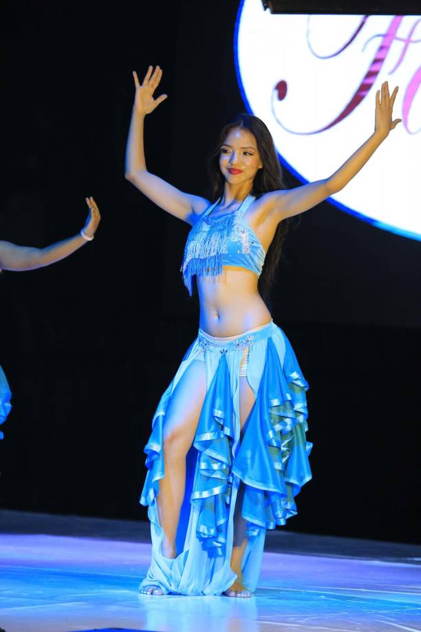 Además del talento para la danza, los bailarines destacaron por sus hermosos y coloridos trajes. 