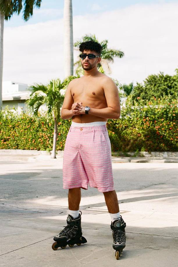 Pero Benito Antonio Martínez Ocasio, nombre real del astro del reguetón, y Jacquemus no se han conformado con tan impactante estampa.