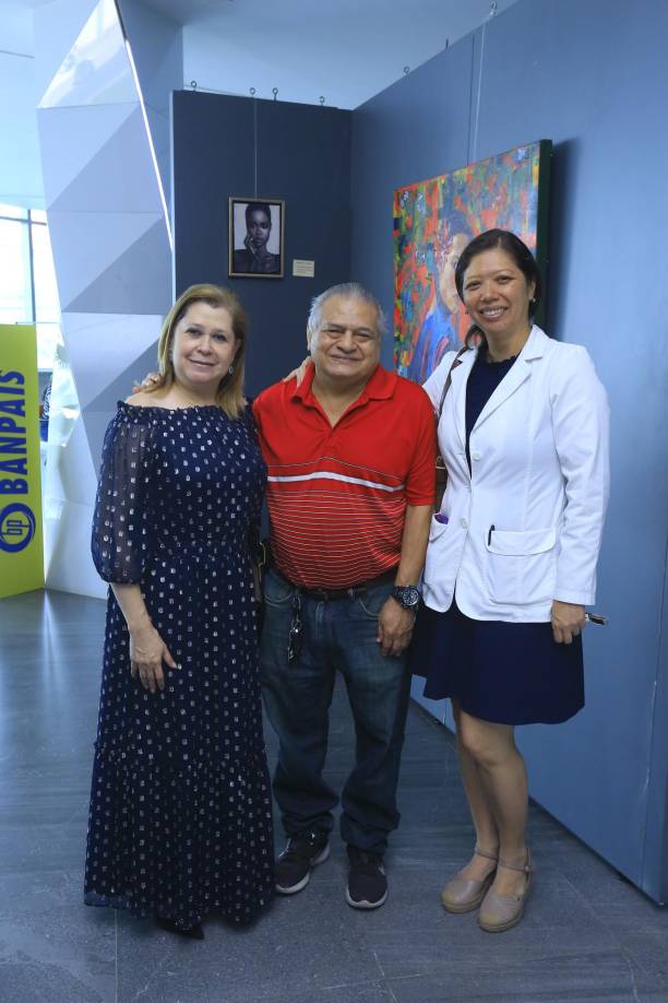Gena Mejía, Marco Tulio Álvarez y Carla Chong