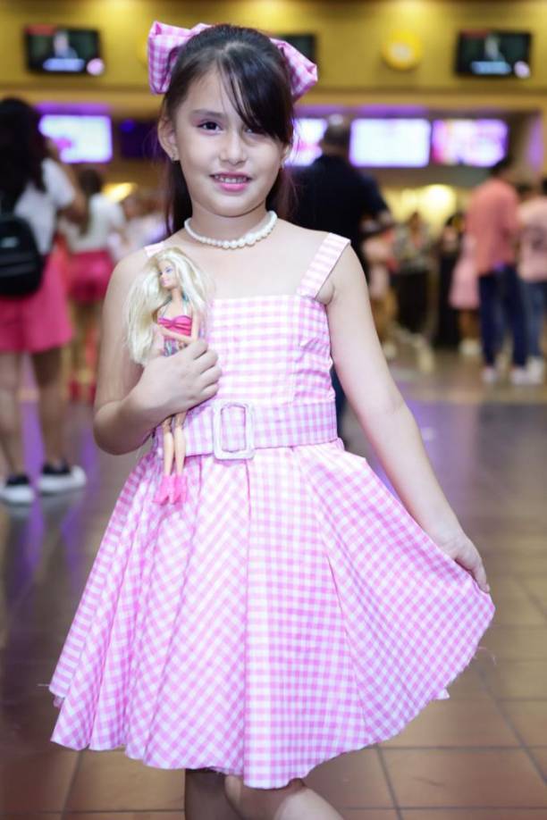 ¡Locura rosa! Así se lucen los sampedranos por estreno de Barbie