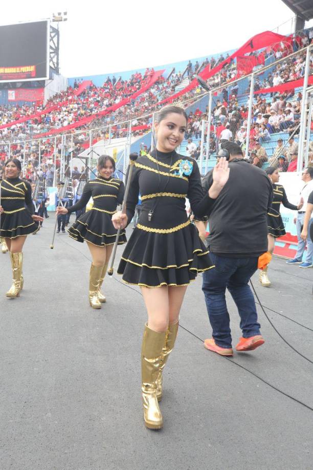 En su cuadro de palillonas, la joven que más destacó fue Lauren Mejía. 