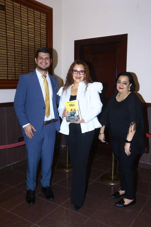 David Fattaleh, Wendy González y Filomena Mejía