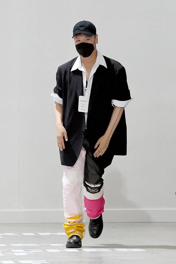 NEW YORK, NEW YORK - SEPTEMBER 08: Peter Do walks the runway at the Helmut Lang fashion show during New York Fashion Week - September 2023: The Shows on September 08, 2023 in New York City. Cindy Ord/Getty Images/AFP (Photo by Cindy Ord / GETTY IMAGES NORTH AMERICA / Getty Images via AFP)