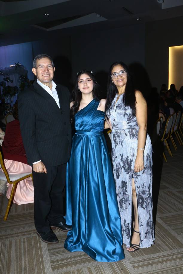 Arnulfo Cantarero, Sophia Cantarero y Saida Martínez