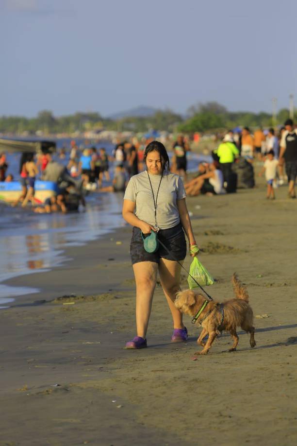 Así disfrutan los hondureños este sábado en Cieneguita, Cortés