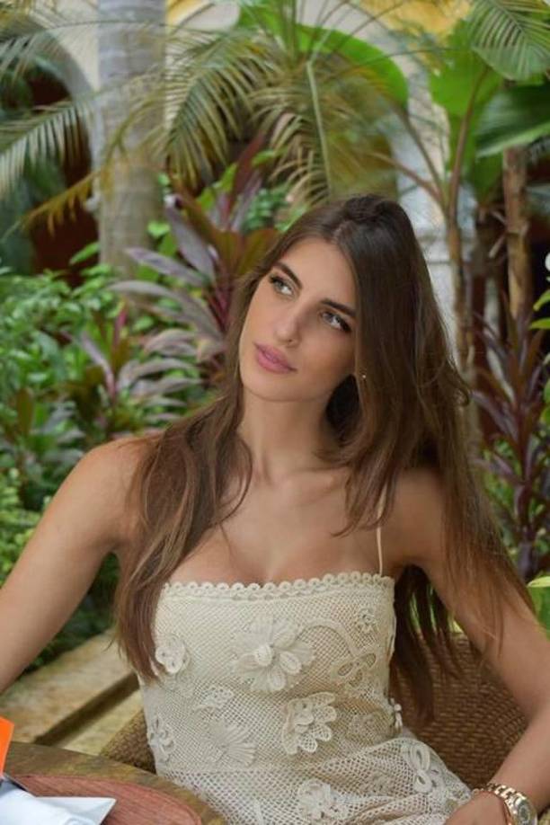 Camila, que ganaba 1.800 euros al mes por sus trabajos como modelo, compró en 2018 un apartamento en el condominio Via Condotti, ubicado en una de las zonas más exclusivas de Roma, valorado en 5 millones de euros, según reportes de la prensa italiana.