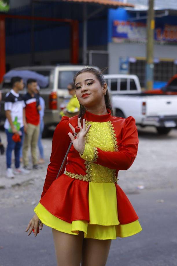 Palillonas del Instituto Jesús de Nazareth se lucen en los desfiles de SPS