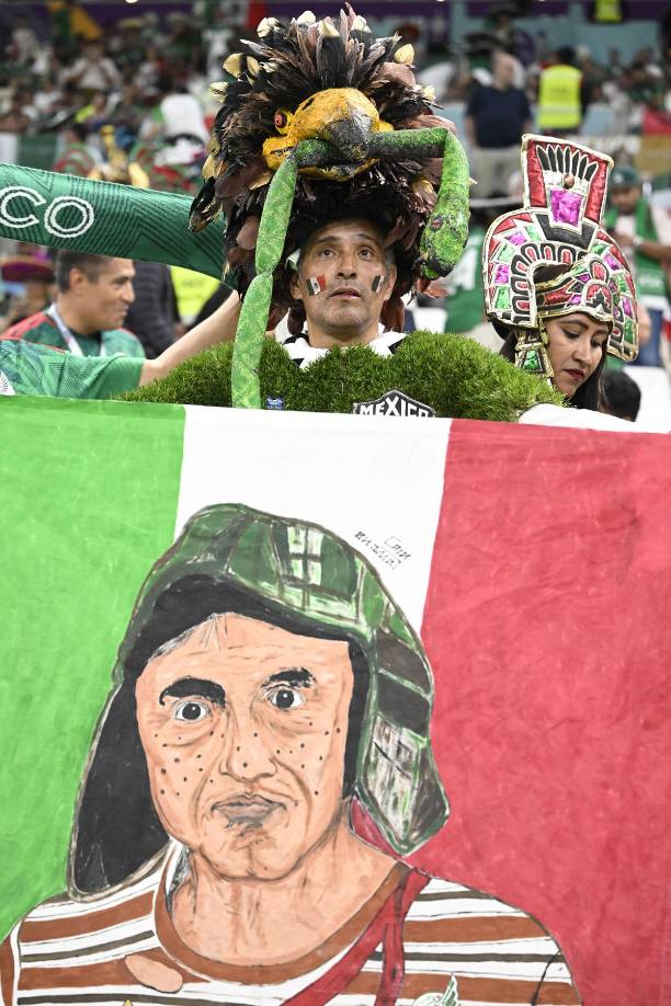 Los hinchas aztecas no olvidan a ‘El Chavo del 8‘ y lo recuerdan en Qatar.