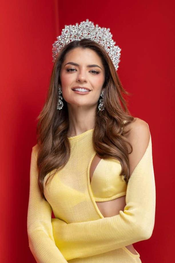 El “Zar de la belleza” reveló que le djo a Calmell fue que adopte un enfoque interpretativo en cada paso de su desfile.