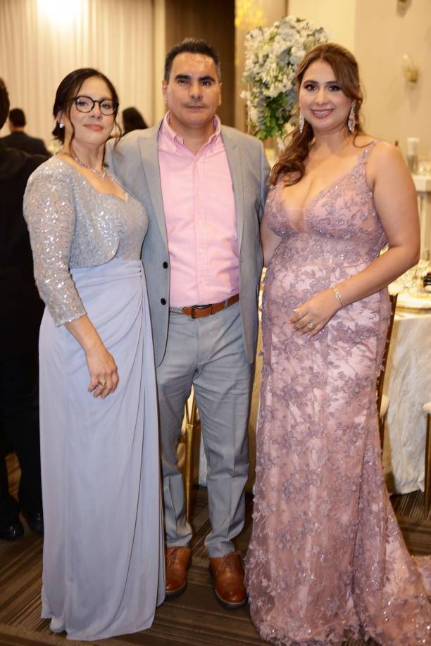 Gloria, Olvin e Isabel Hernández