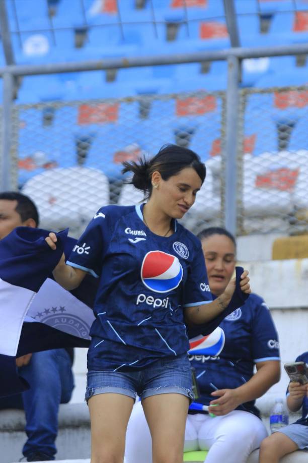 Las chicas del Motagua han llegado al estadio Olímpico de San Pedro Sula.