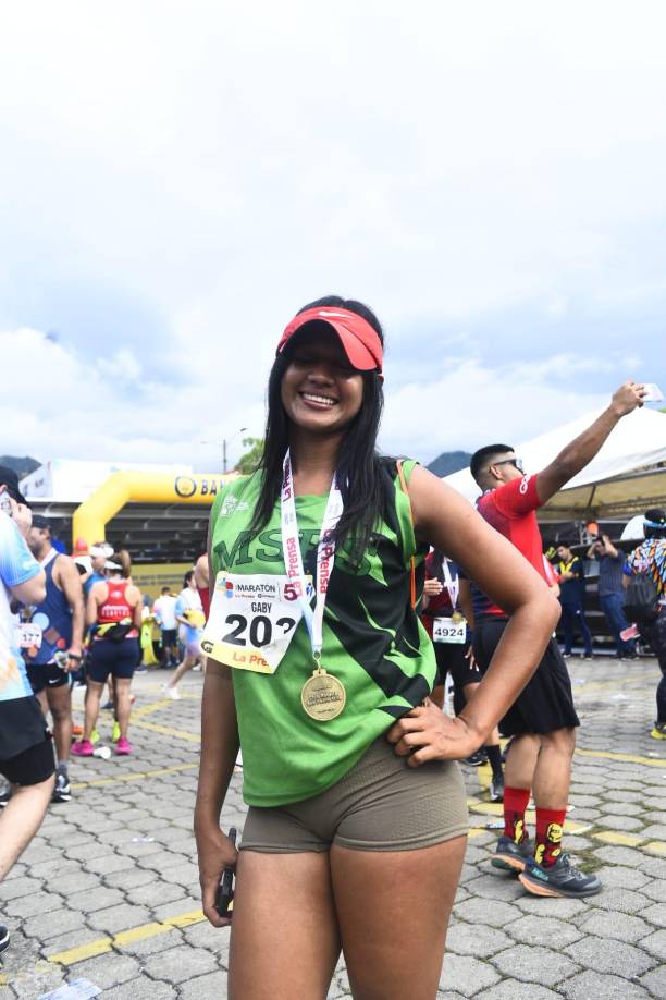 Francis Gabriela Argueta ha ganado varias categorías colegiales. Actualmente dirige el programa de atletismo de la Gerencia de Deportes de Inmude, dependencia municipal de San Pedro Sula. 