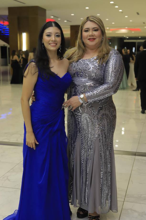 Andrea y Fabiola Guardado