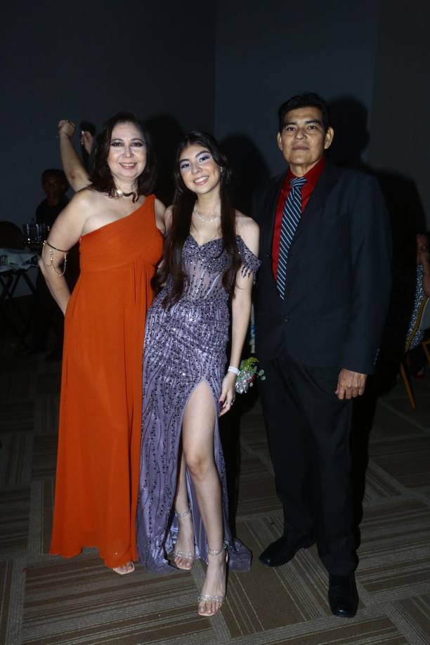 Marisol Aguilar, Ariadna Castillo y Daniel Castillo