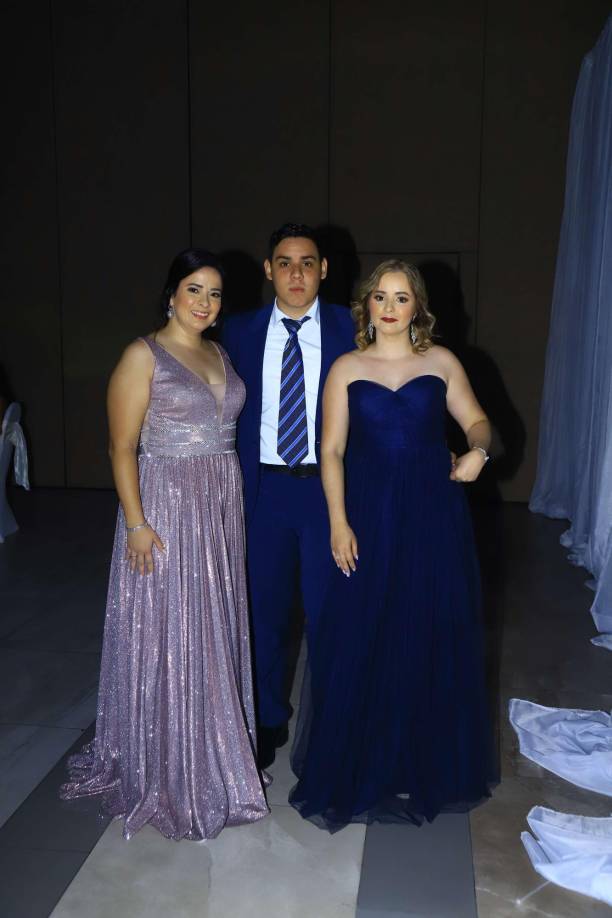 Andrea, Alejandro y Paola Tróchez