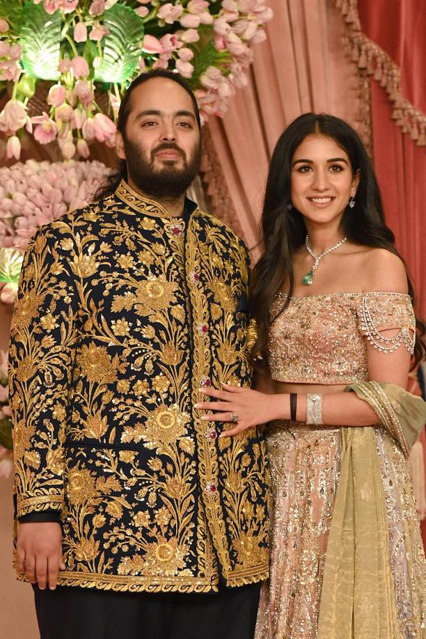Radhika Merchant, hija del industrial indio Viren Merchant, fue la novia de toda la vida del heredero de 29 años Anant Ambani, hijo de uno de los 10 hombres más ricos del mundo, con una fortuna que supera los 110.000 millones de dólares, según la lista Forbes.