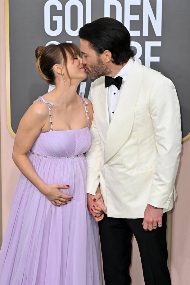 La actriz de “The Big Bang Thory” presumió su pancita de embarazo. 