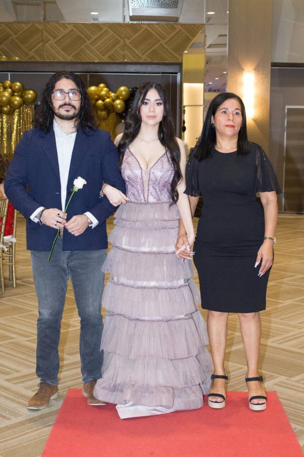 Angel Hernández, Daniela Hernández y Lila Chirinos