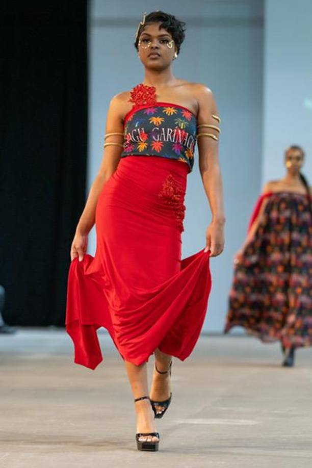 Cada diseño es un estilo que denota la creatividad y empeño de Moreira por resaltar la riqueza de la cultura afrodescendiente.