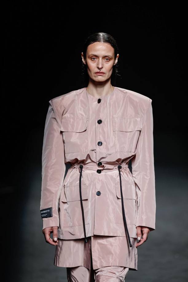 Nueve firmas de reciente creación son candidatas al premio Mercedes-Benz Fashion Talent, que cumple 24 ediciones. Gracias a este reconocimiento la firma ganadora desfilará en Mercedes-Benz Prague Fashion Week. El diseñador internacional invitado, procedente de la pasarela checa, será Tomas Nemec.