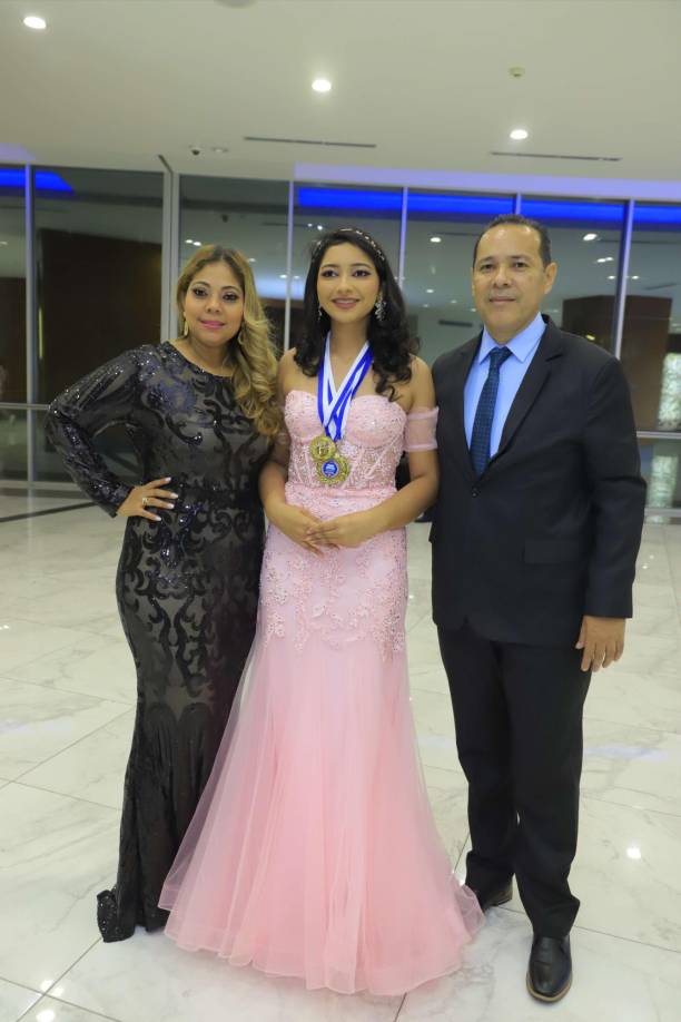 Lilian, Allison y Madison Reyes