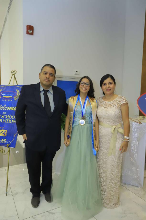 Emociones encontradas en los actos de graduación de la Destiny Christian Academy