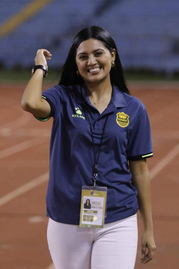 Novia de futbolista cautiva y decepción en Real España tras empate