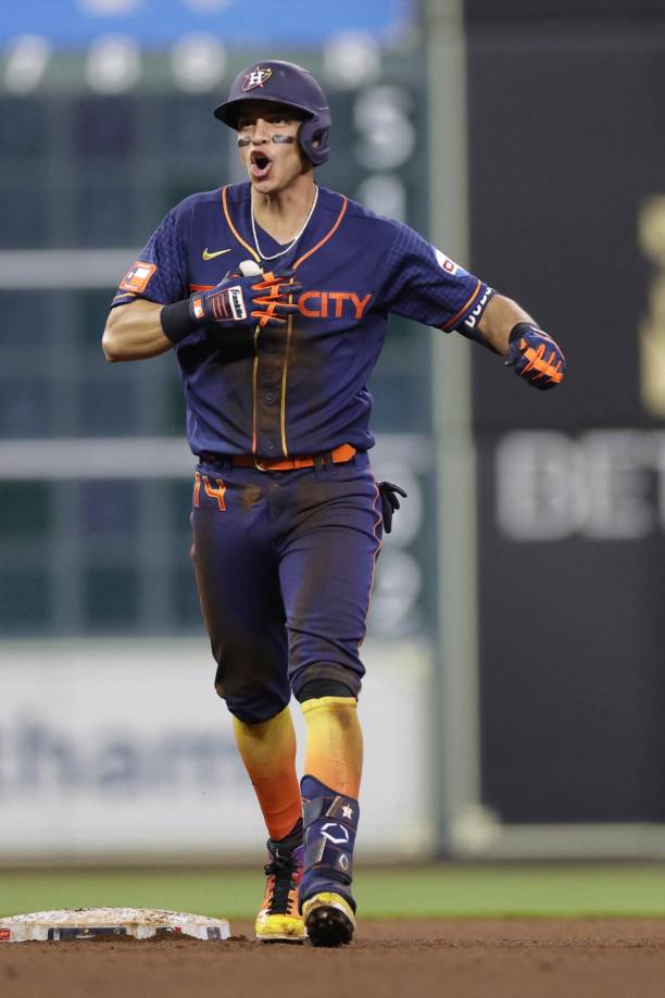 “Marqué esta serie tan pronto como salió el calendario”, dijo Dubón antes del juego, y agregó que nunca antes había hecho eso y que ser cambiado a Houston “fue lo mejor para mi carrera, salir de allí y poder venir aquí y ganar una Serie Mundial”.