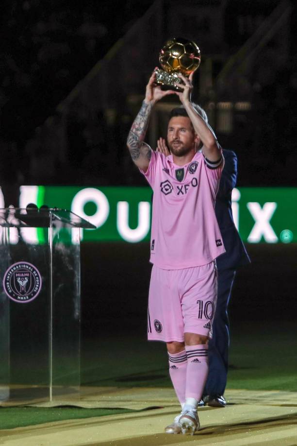 Una parte de los ingresos se donará al Proyecto UNICAS, una iniciativa con un hospital infantil de Barcelona que ayuda a niños con enfermedades raras.