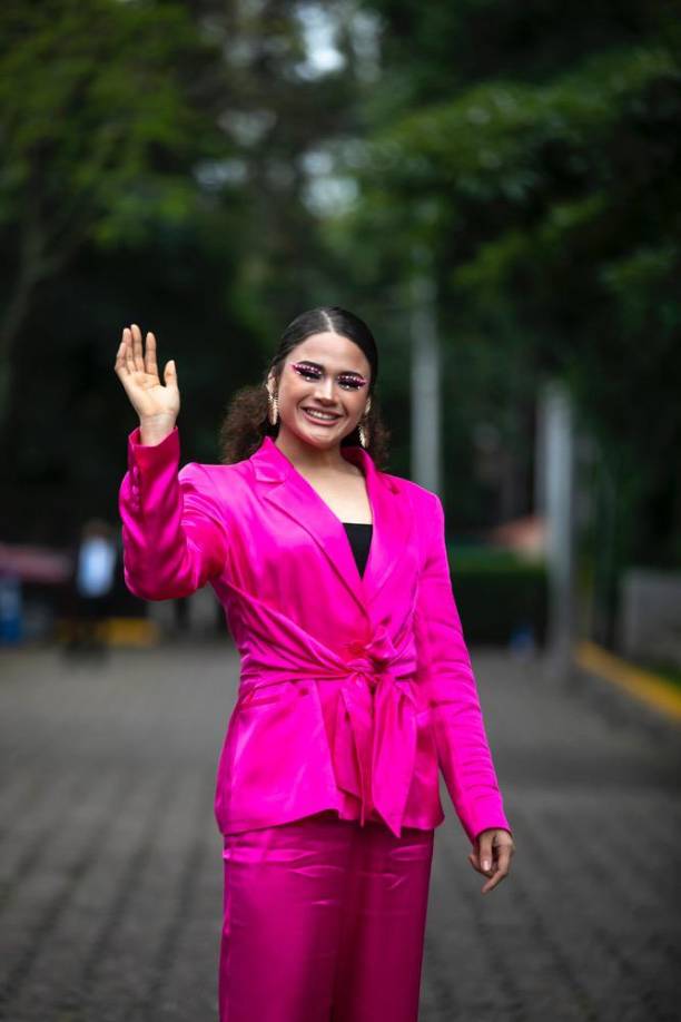 Por otro lado, se dio a conocer que el Congreso Nacional aprobó otorgar a Cesia el reconocimiento “Gran Cruz Placa de Oro” por su destacada participación en México.