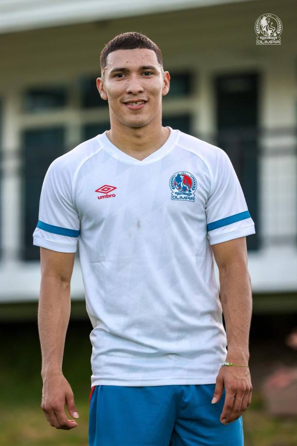 Kevin López se mostro feliz de vestir la camiseta del Olimpia. 