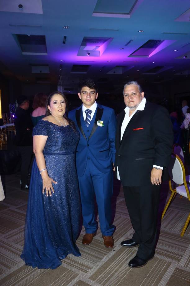 Ana Amaya, Cristian Bardales Jr, y Cristian Bardales