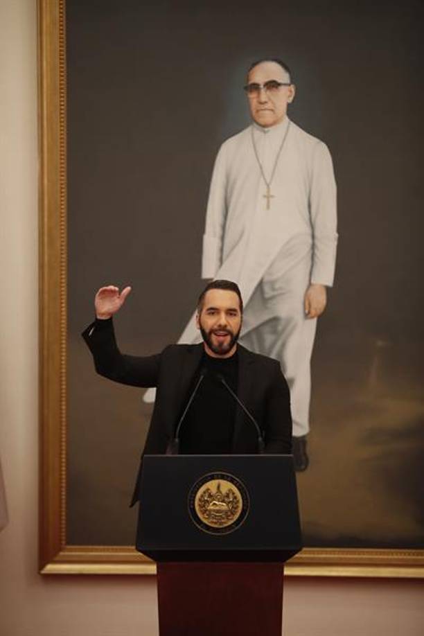 Bukele también reveló en su discurso el relato de una madre que perdió a sus dos hijos por un conductor ebrio.