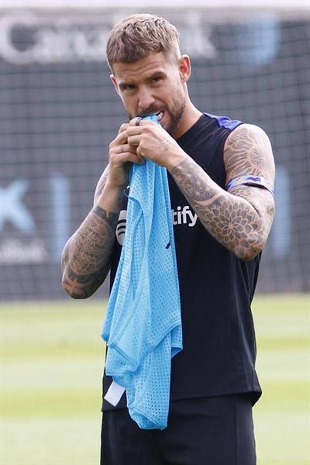 Defensa: Al no estar Ronald Araújo, Iñigo Martínez será uno de los centrales ante el Valencia. 