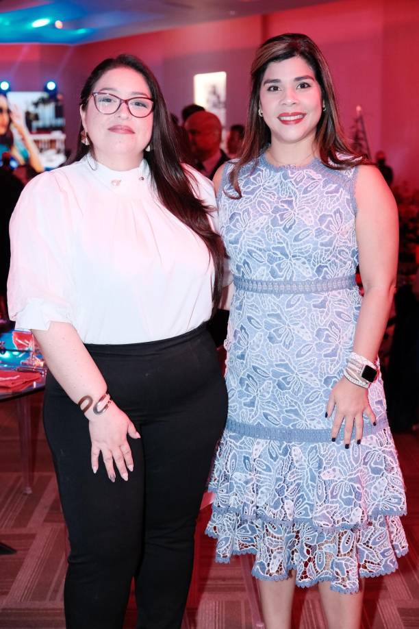 Karla Guzmán y Dora Cruz 