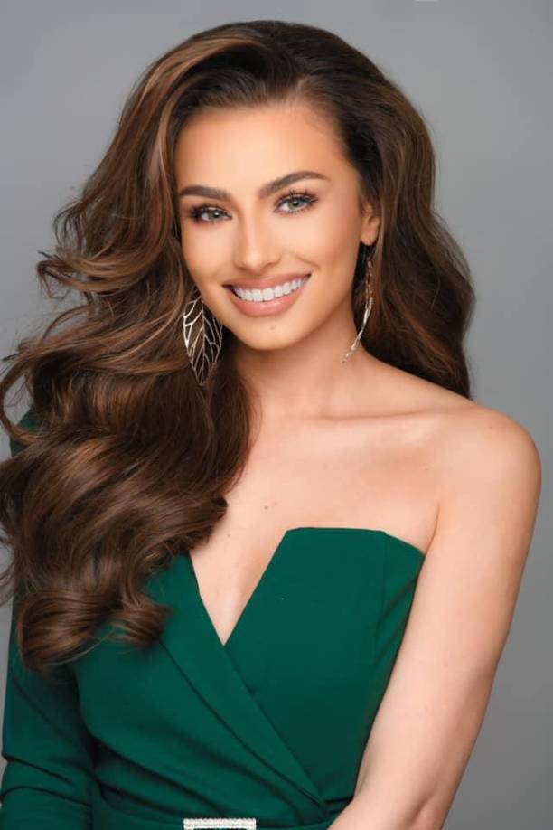 La chica originaria de Utah, a quien le diagnosticaron cáncer de piel a los 15 años, quiere educar a los jóvenes sobre esta enfermedad y compartir consejos importantes para ayudar a evitarla o detectarla temprano, como visitar a un dermatólogo.