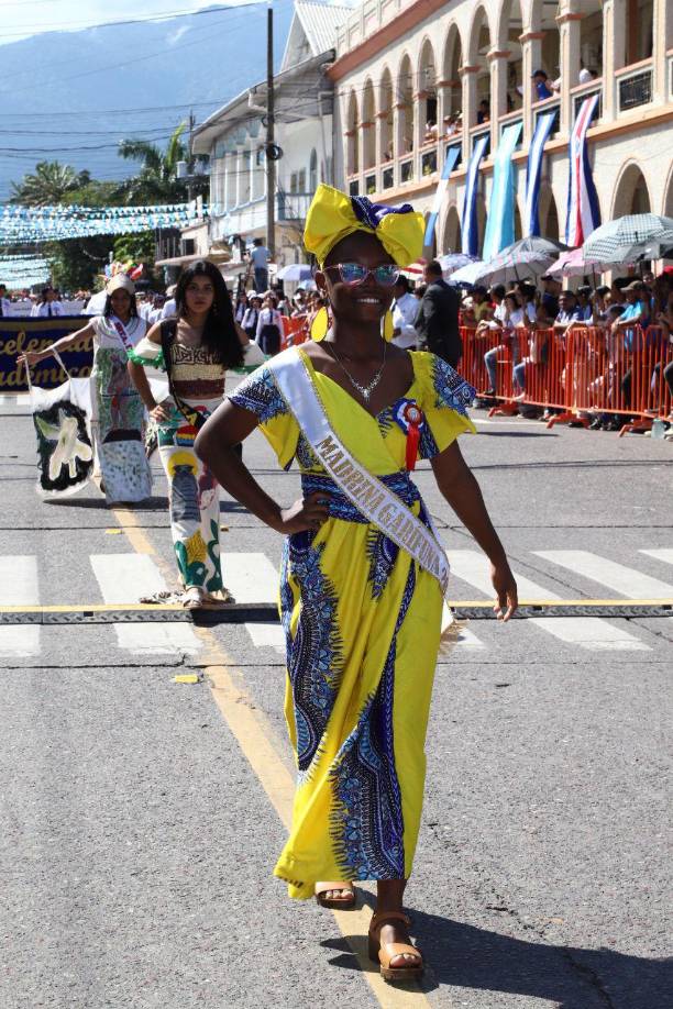 Fervor y amor patrio en los desfiles de La Ceiba