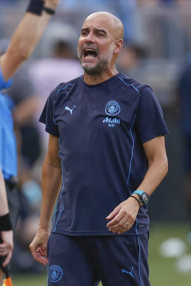  Además fue consultado sobre un posible sustituto del argentino: “Todavía no lo sé, hablamos todos los días, veremos qué pasa. Puede pasar, puede no pasar. Ya veremos”