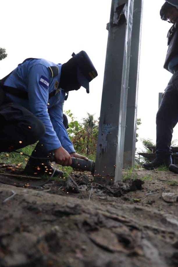 Imágenes del operativo donde se desmantelaron trancas y portones en el conflictivo sector de la Rivera Hernández. 