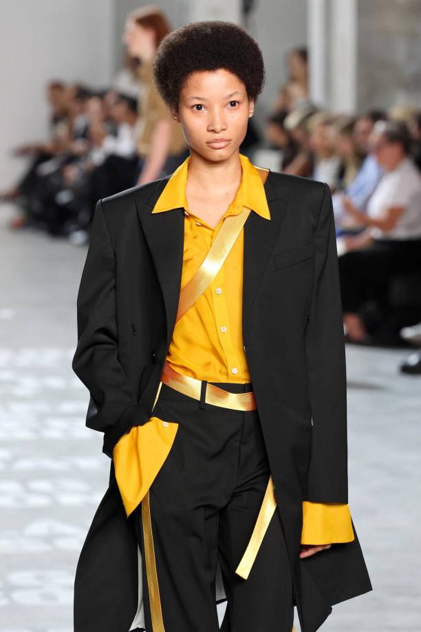 NEW YORK, NEW YORK - SEPTEMBER 08: A model walks the runway at the Helmut Lang fashion show during New York Fashion Week - September 2023: The Shows on September 08, 2023 in New York City. Cindy Ord/Getty Images/AFP (Photo by Cindy Ord / GETTY IMAGES NORTH AMERICA / Getty Images via AFP)