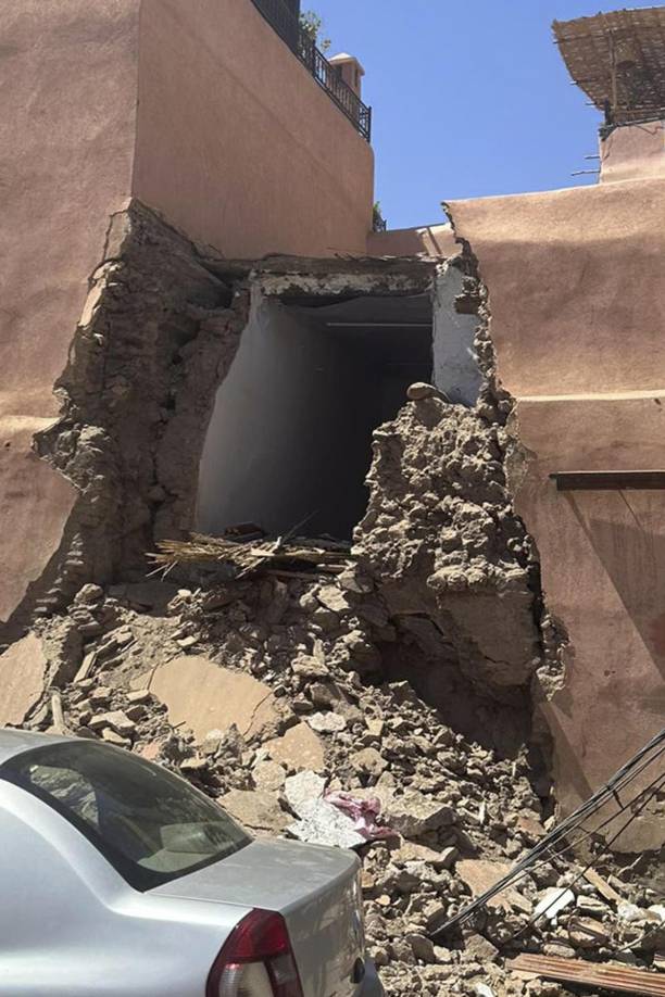 Pared colapsada luego del terremoto. 