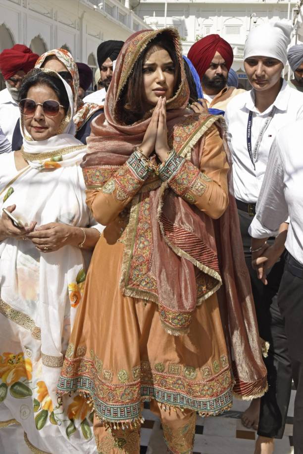 Tras esto, la beldad de 22 años explicó que sufre un padecimiento que tiene que ver con los alimentos.
