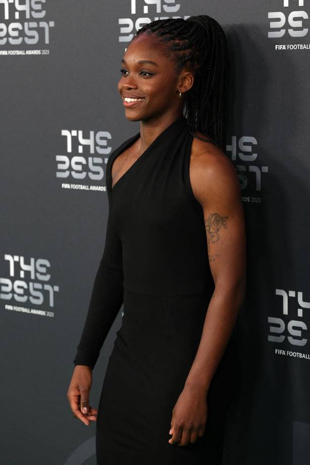 La delantera de Colombia y Real Madrid, Linda Caicedo, posando a su llegada a la ceremonia de los Best FIFA Football Awards 2023 en Londres.