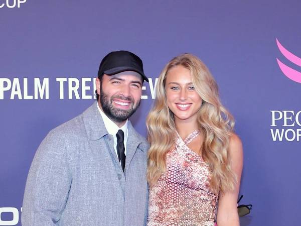 Jencarlos Canela se compromete con Olivia Elliott: una historia de amor que da un nuevo paso.