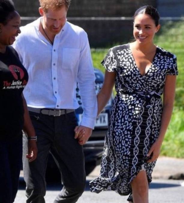 Meghan llevaba un vestido de la marca Mayamiko, una marca de ropa de mujer y estilo de vida ética y sostenible, que produce ropa hecha en Malawi.