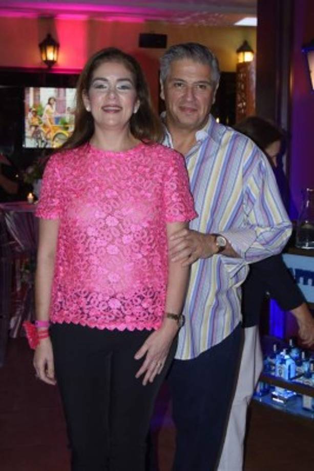 Ruth Marie y Juan Carlos Sabillón.
