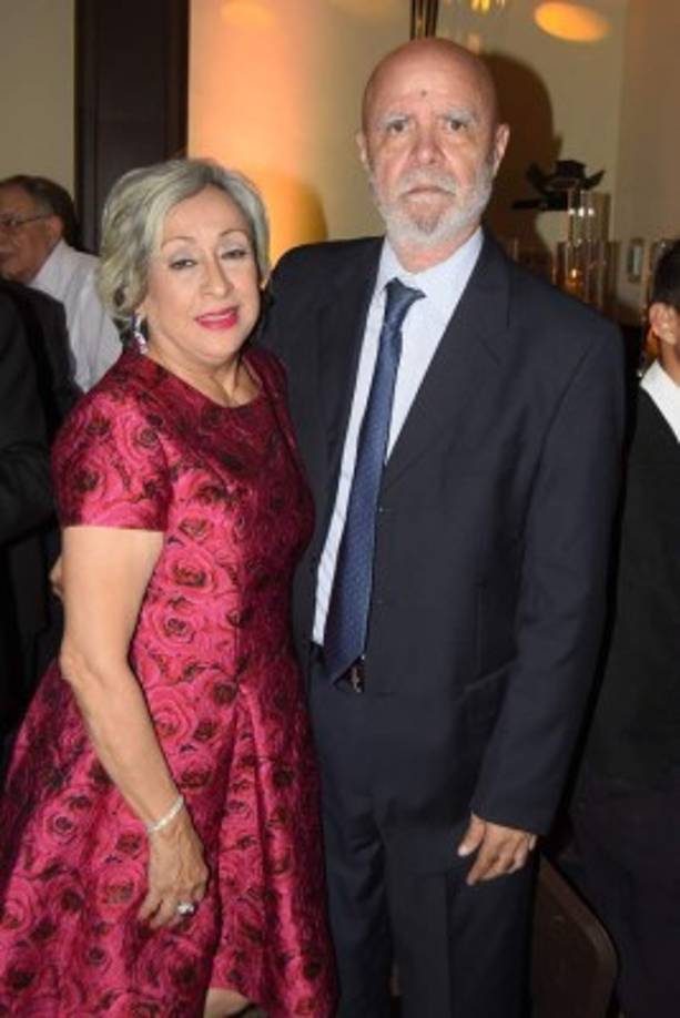 Brenda y Eduardo McCullough.
