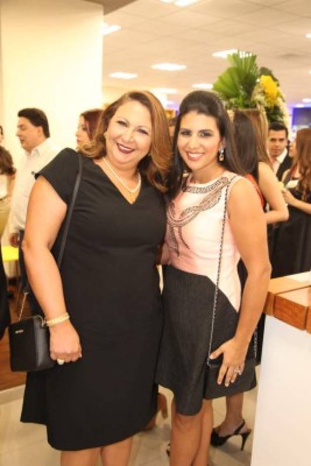 Margarita Simán y Melissa Handal